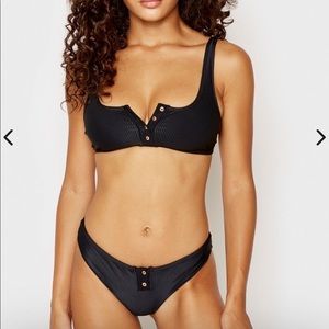 Alana Set by Frankie’s Bikinis